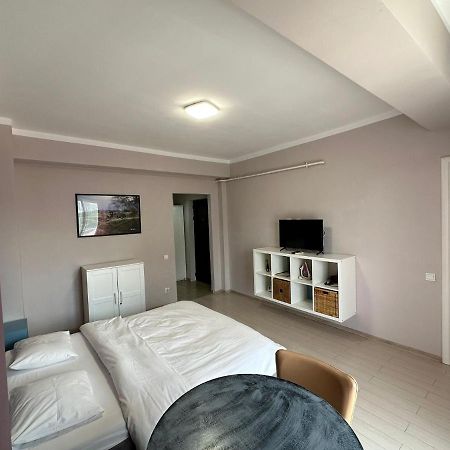 Central Studio Vitan Mall Bucarest Extérieur photo