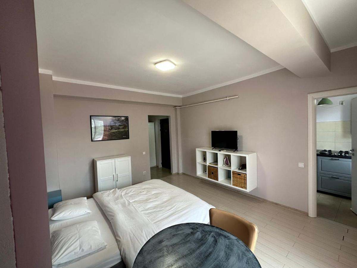 Central Studio Vitan Mall Bucarest Extérieur photo