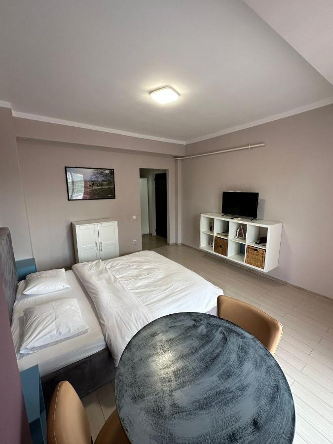 Central Studio Vitan Mall Bucarest Extérieur photo
