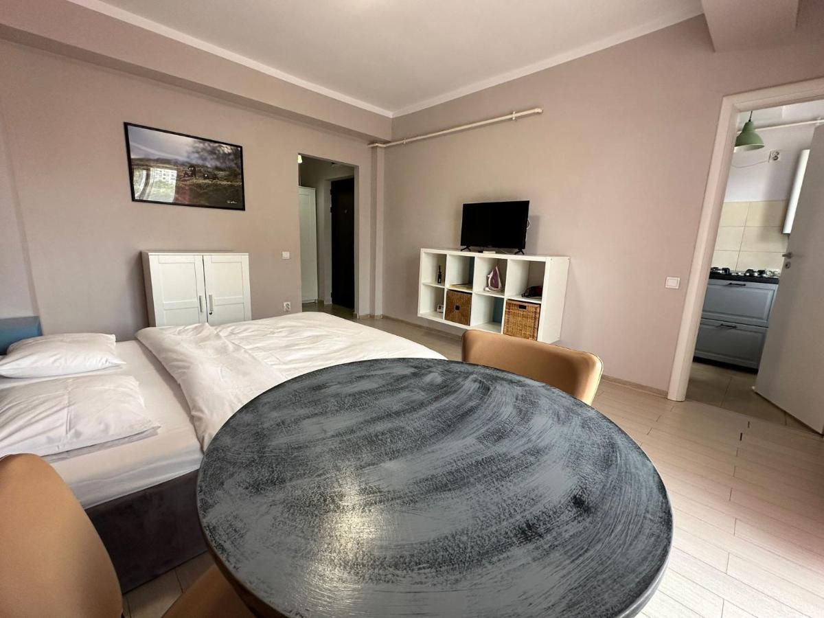 Central Studio Vitan Mall Bucarest Extérieur photo