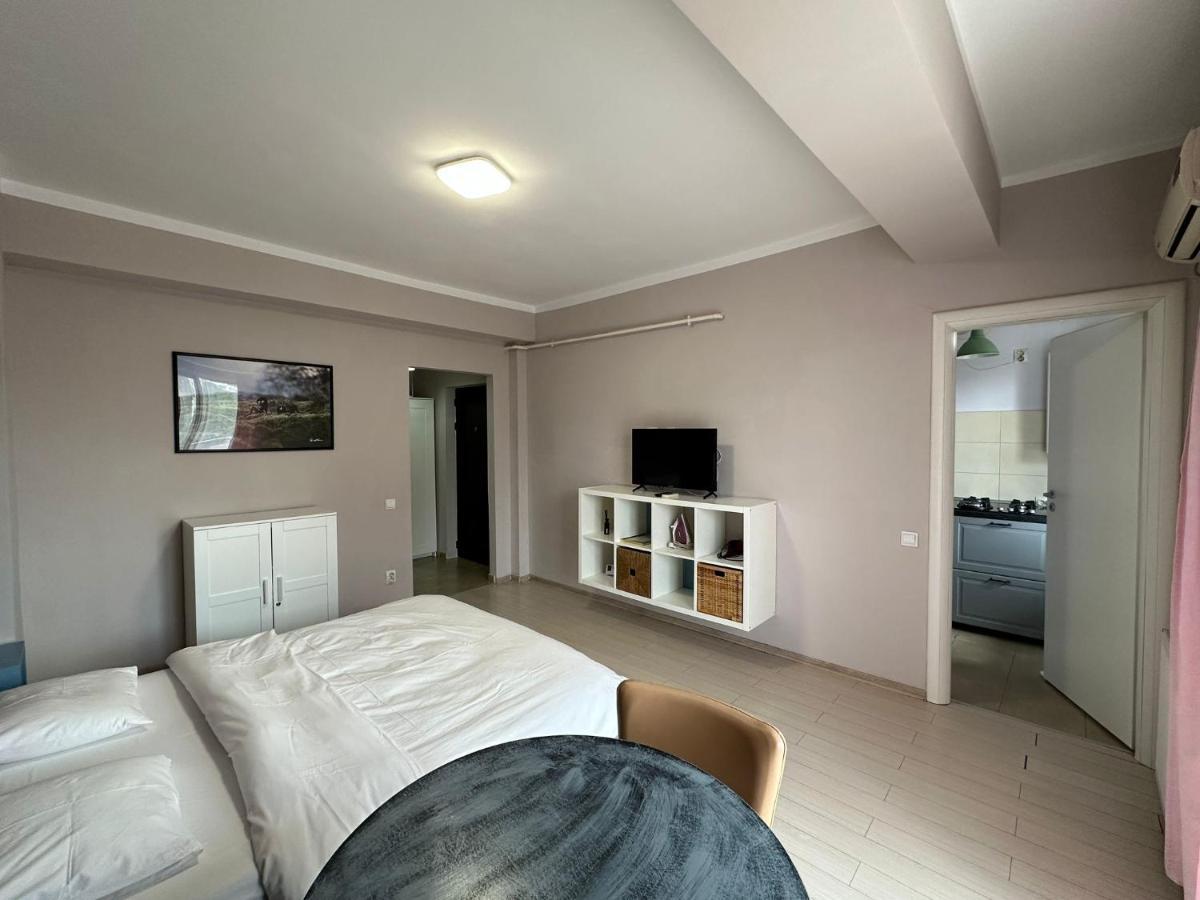 Central Studio Vitan Mall Bucarest Extérieur photo
