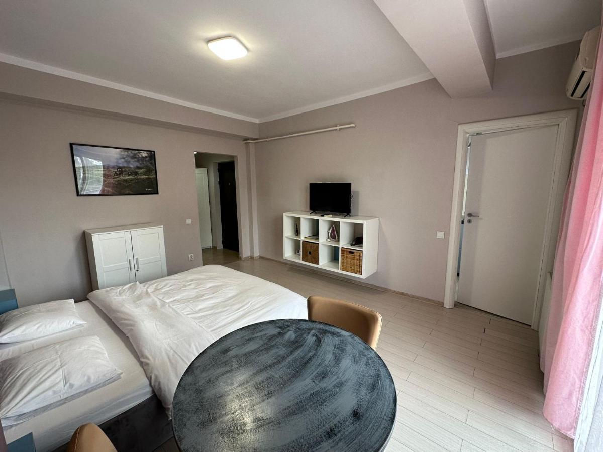 Central Studio Vitan Mall Bucarest Extérieur photo